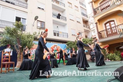 Gádor presume de naranjas en su cita anual más multitudinaria