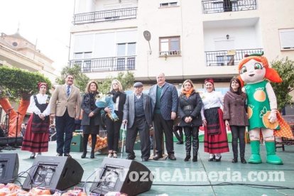 Gádor presume de naranjas en su cita anual más multitudinaria