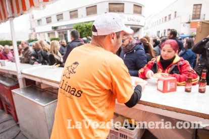 Gádor presume de naranjas en su cita anual más multitudinaria