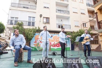 Gádor presume de naranjas en su cita anual más multitudinaria