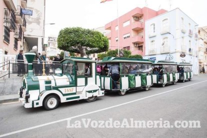 Gádor presume de naranjas en su cita anual más multitudinaria