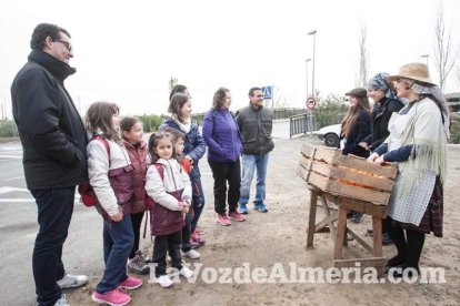 Gádor presume de naranjas en su cita anual más multitudinaria