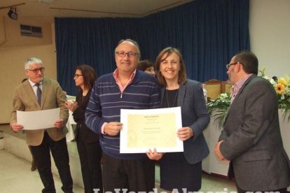 Acto homenaje a los 186 profesionales de la Enseñanza jubilados presidido por la delegada de Educación, Francisca Fernández. fotos JA Bar