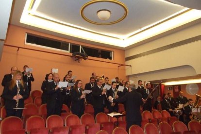 Tomás Cano, canónigo lectoral de la Catedral, presentó a Juan José Martín Campos, canónigo y pregonero oficial de la Semana Santa. Fot