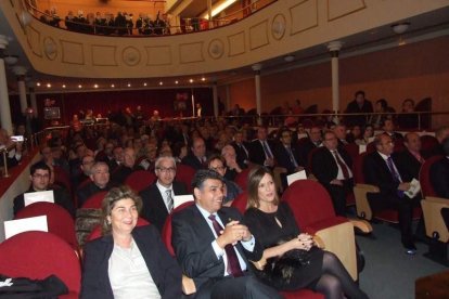 Tomás Cano, canónigo lectoral de la Catedral, presentó a Juan José Martín Campos, canónigo y pregonero oficial de la Semana Santa. Fot