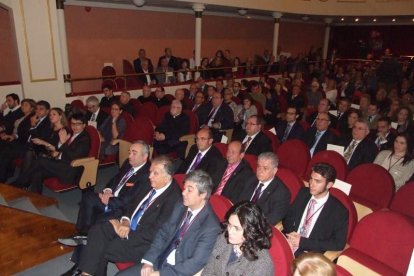 Tomás Cano, canónigo lectoral de la Catedral, presentó a Juan José Martín Campos, canónigo y pregonero oficial de la Semana Santa. Fot