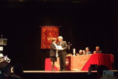 Tomás Cano, canónigo lectoral de la Catedral, presentó a Juan José Martín Campos, canónigo y pregonero oficial de la Semana Santa. Fot