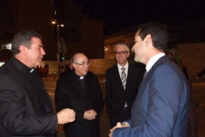 Tomás Cano, canónigo lectoral de la Catedral, presentó a Juan José Martín Campos, canónigo y pregonero oficial de la Semana Santa. Fot