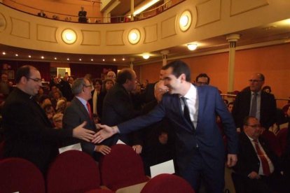 Tomás Cano, canónigo lectoral de la Catedral, presentó a Juan José Martín Campos, canónigo y pregonero oficial de la Semana Santa. Fot