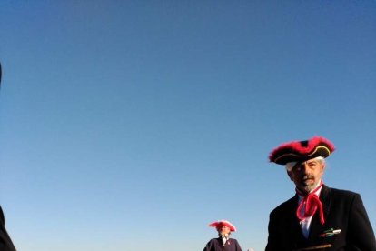 El Desembarco Pirata devuelve el brillo del eterno verano. Cientos de personas abarrotan San José durante la recreación teatral.