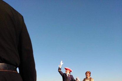 El Desembarco Pirata devuelve el brillo del eterno verano. Cientos de personas abarrotan San José durante la recreación teatral.