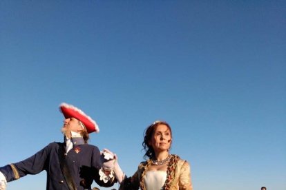 El Desembarco Pirata devuelve el brillo del eterno verano. Cientos de personas abarrotan San José durante la recreación teatral.