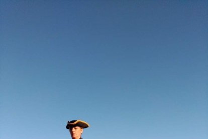 El Desembarco Pirata devuelve el brillo del eterno verano. Cientos de personas abarrotan San José durante la recreación teatral.