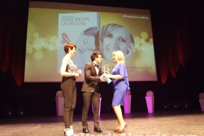 ‘Premios Círculo Rojo’, II gala de las letras con todos los ingredientes. Mil invitados llenan el Teatro Auditorio de El Ejido.