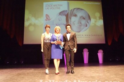 ‘Premios Círculo Rojo’, II gala de las letras con todos los ingredientes. Mil invitados llenan el Teatro Auditorio de El Ejido.