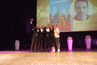 ‘Premios Círculo Rojo’, II gala de las letras con todos los ingredientes. Mil invitados llenan el Teatro Auditorio de El Ejido.