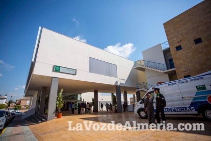 La presidenta de la Junta de Andalucía, Susana Díaz, visita Vera y los Campos de Níjar. Fotos: Fran Muñoz.
