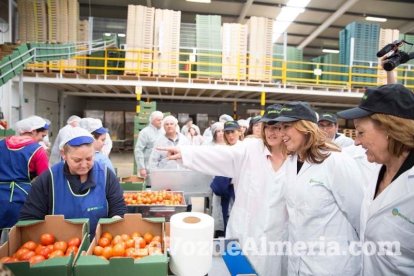 La presidenta de la Junta de Andalucía, Susana Díaz, visita Vera y los Campos de Níjar. Fotos: Fran Muñoz.