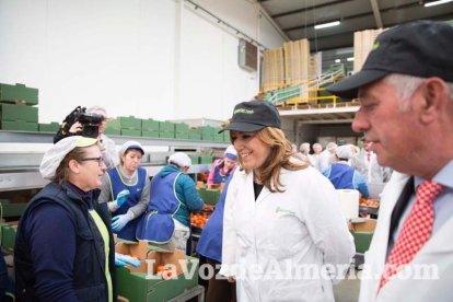 La presidenta de la Junta de Andalucía, Susana Díaz, visita Vera y los Campos de Níjar. Fotos: Fran Muñoz.