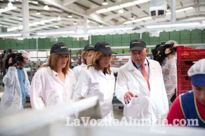 La presidenta de la Junta de Andalucía, Susana Díaz, visita Vera y los Campos de Níjar. Fotos: Fran Muñoz.