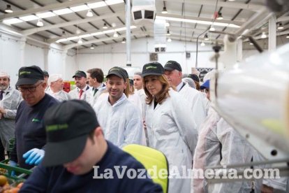 La presidenta de la Junta de Andalucía, Susana Díaz, visita Vera y los Campos de Níjar. Fotos: Fran Muñoz.