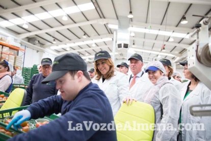 La presidenta de la Junta de Andalucía, Susana Díaz, visita Vera y los Campos de Níjar. Fotos: Fran Muñoz.