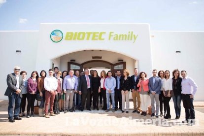 La presidenta de la Junta de Andalucía, Susana Díaz, visita Vera y los Campos de Níjar. Fotos: Fran Muñoz.
