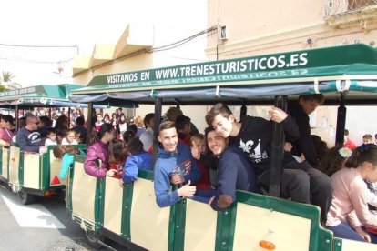 Las fiestas de Benahadux cuentan con una gran participación de benaducenses y visitantes en las distintas actividades que el alcalde de Ben