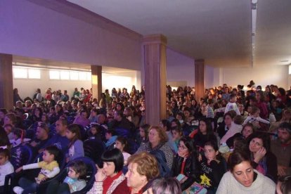 Las fiestas de Benahadux cuentan con una gran participación de benaducenses y visitantes en las distintas actividades que el alcalde de Ben