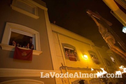 Procesión de la Hermandad Juvenil del Santo Cristo del Perdón, Vía Crucis Penitencial de Silencio. Semana Santa de Almería Capita. Lunes