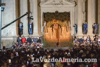 Procesión de la Real e Ilustre Confeccionista y Universitaria Hermandad de Nazarenos de Nuestro Padre Jesús de la Oración en el Huerto y 