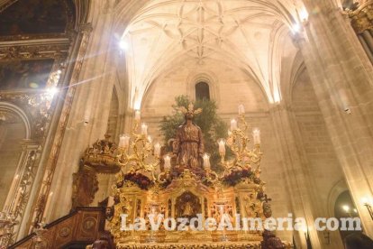 Procesión de la Real e Ilustre Confeccionista y Universitaria Hermandad de Nazarenos de Nuestro Padre Jesús de la Oración en el Huerto y 