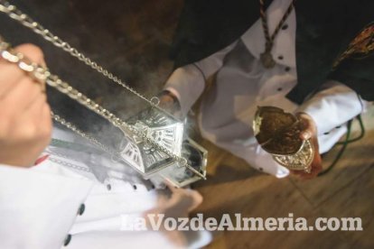 Procesión de la Real e Ilustre Confeccionista y Universitaria Hermandad de Nazarenos de Nuestro Padre Jesús de la Oración en el Huerto y 