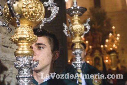 Procesión de la Real e Ilustre Confeccionista y Universitaria Hermandad de Nazarenos de Nuestro Padre Jesús de la Oración en el Huerto y 