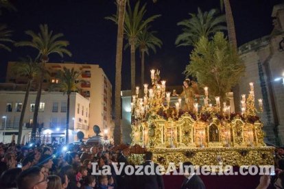 Procesión de la Real e Ilustre Confeccionista y Universitaria Hermandad de Nazarenos de Nuestro Padre Jesús de la Oración en el Huerto y 