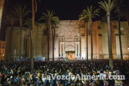 Procesión de la Real e Ilustre Confeccionista y Universitaria Hermandad de Nazarenos de Nuestro Padre Jesús de la Oración en el Huerto y 