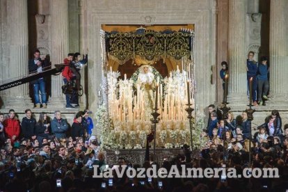 Procesión de la Real e Ilustre Confeccionista y Universitaria Hermandad de Nazarenos de Nuestro Padre Jesús de la Oración en el Huerto y 