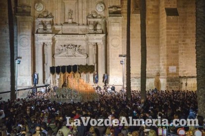 Procesión de la Real e Ilustre Confeccionista y Universitaria Hermandad de Nazarenos de Nuestro Padre Jesús de la Oración en el Huerto y 