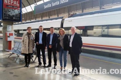 La Mesa del Ferrocaril viaja a Sevilla para reclamar mejoras en las conexiones ferroviarias para la provincia.