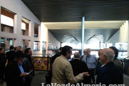 La Mesa del Ferrocaril viaja a Sevilla para reclamar mejoras en las conexiones ferroviarias para la provincia.