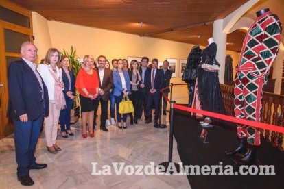 Homenaje a Humberto Cornejo de la Sastrería Cornejo en el marco del ciclo académico de las Jornadas del Siglo de Oro.