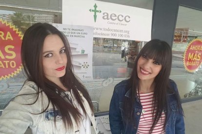 Más de 400 voluntarios salen a la calle con 40 mesas petitorias en la cuestación anual a favor de la AECC