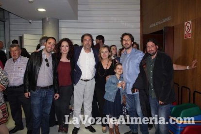 La orquesta, coro y danza de la Escuela de Música, Danza y Teatro de Roquetas, los artistas.