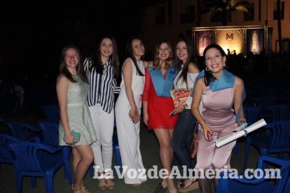 La treinta y una promoción del Colegio de la Compañía de María celebró el acto en el patio central. El acto académico se celebró al c