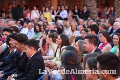La treinta y una promoción del Colegio de la Compañía de María celebró el acto en el patio central. El acto académico se celebró al c