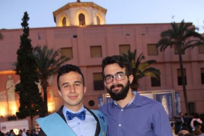 La treinta y una promoción del Colegio de la Compañía de María celebró el acto en el patio central. El acto académico se celebró al c