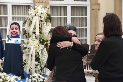 Capilla ardiente del pequeño Gabriel Cruz Ramírez instalada en la Diputación de Almería.