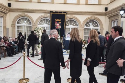 Capilla ardiente del pequeño Gabriel Cruz Ramírez instalada en la Diputación de Almería.
