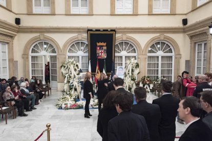 Capilla ardiente del pequeño Gabriel Cruz Ramírez instalada en la Diputación de Almería.