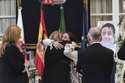 Capilla ardiente del pequeño Gabriel Cruz Ramírez instalada en la Diputación de Almería.